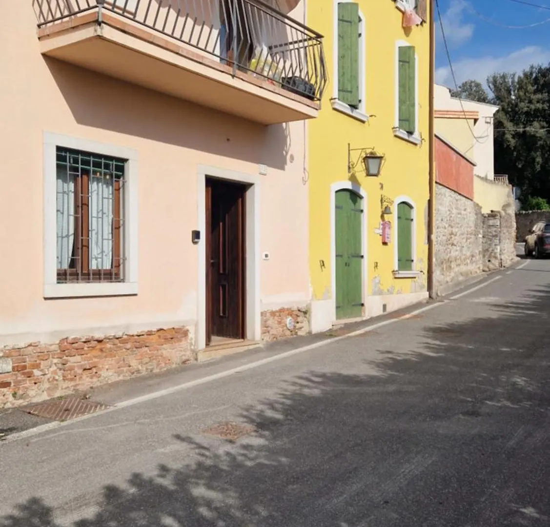 B&B Relax Room Peschiera Del Garda Cavalcaselle 0*,  Italy