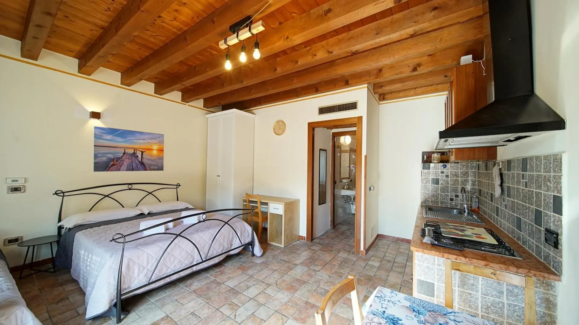 Apartment B&B Relax Room Peschiera Del Garda Cavalcaselle Italy